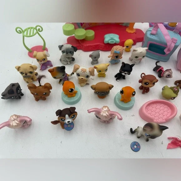 Littlest Pet Shop LPS lot of 39 includes rare Collie and other pets
